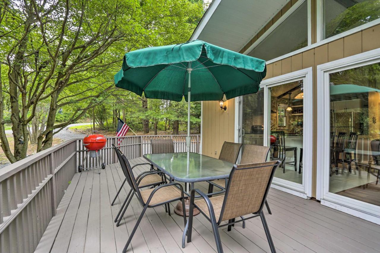 Serene Long Pond Home With Game Room And Beach Access! Exterior photo